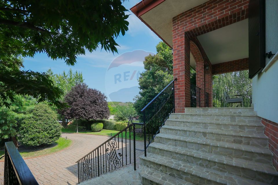 Vilă mediteraneană premium cu piscină, de vânzare, zona Dealuri Oradea