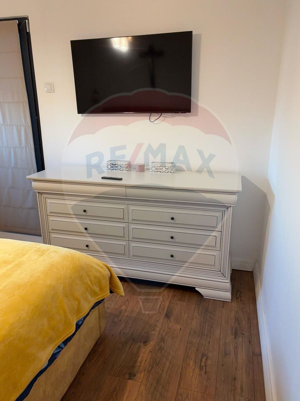 Apartament cu 4 camere de vânzare în zona Central