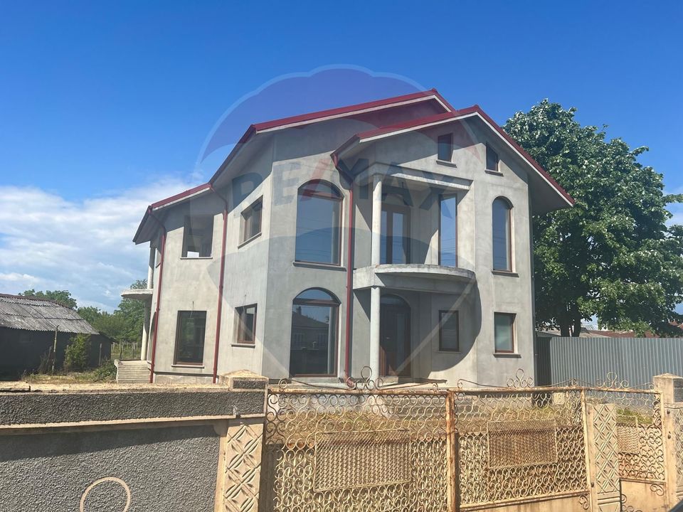 6 room House / Villa for sale