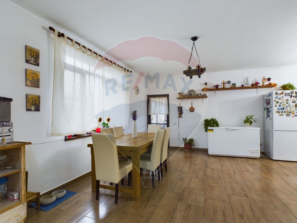 Vila cu 6 camere, teren 1200mp de vanzare- Varasti, la 4 km de Berceni