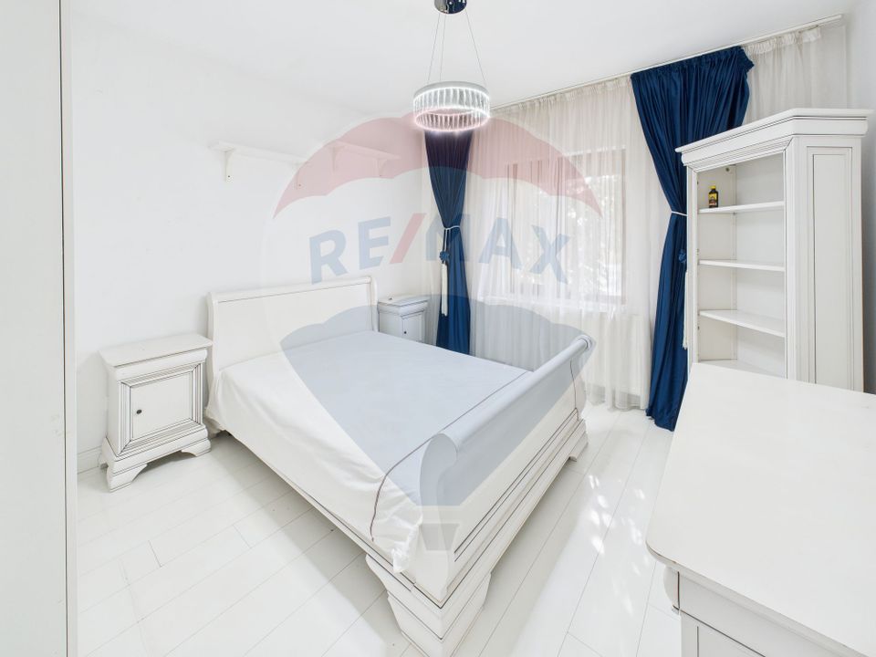 Casă / Vilă cu 4 camere de vânzare în zona Est