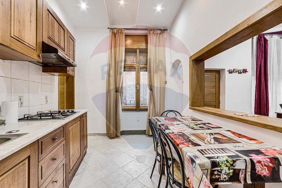 Apartament cu 2 camere de închiriat, zonă Ultracentrală