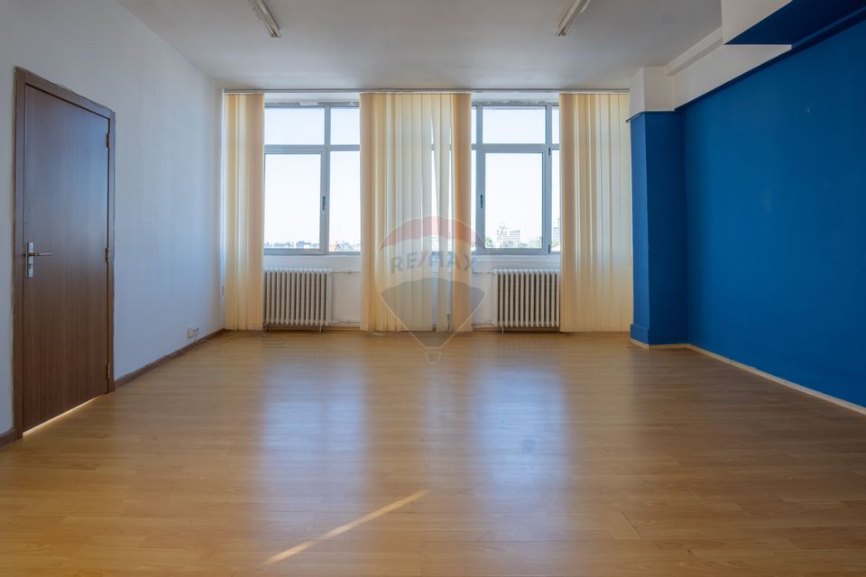 45sq.m Office Space for rent, Semicentral area