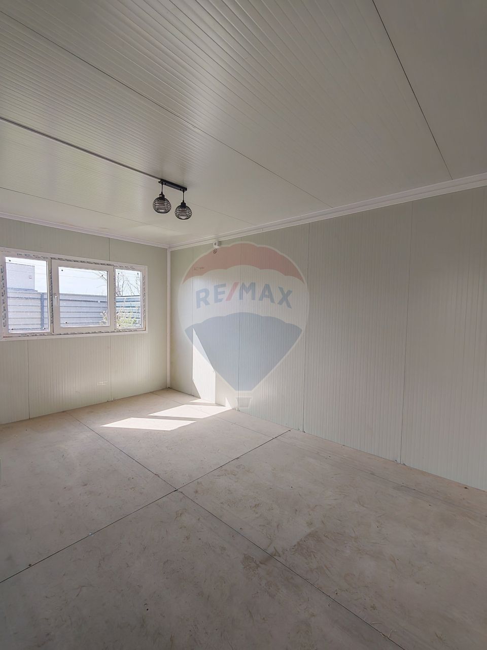 P+1, 100 mp utili, teren 960 mp, Sărbătoare – la 14 km de Craiova