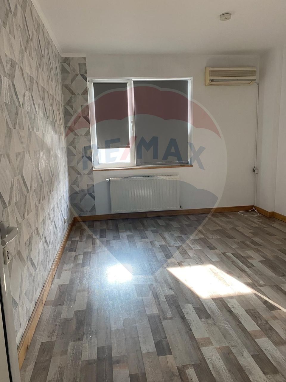 Ground floor + 1st floor for rent in villa – 220 sqm – Vitan Mall area