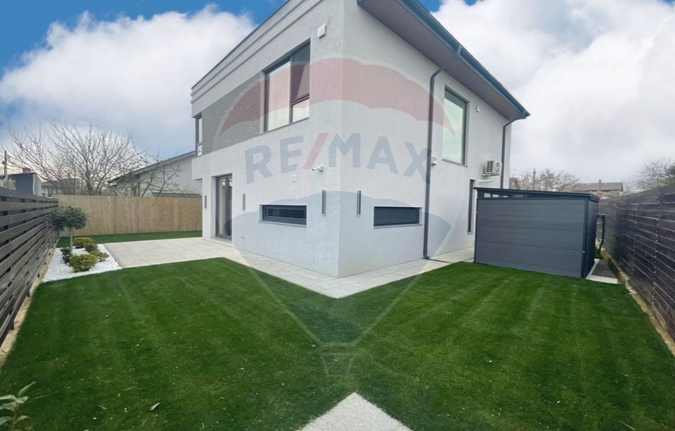 House / Villa for sale in Mogosoaia, shop, bus, utilities