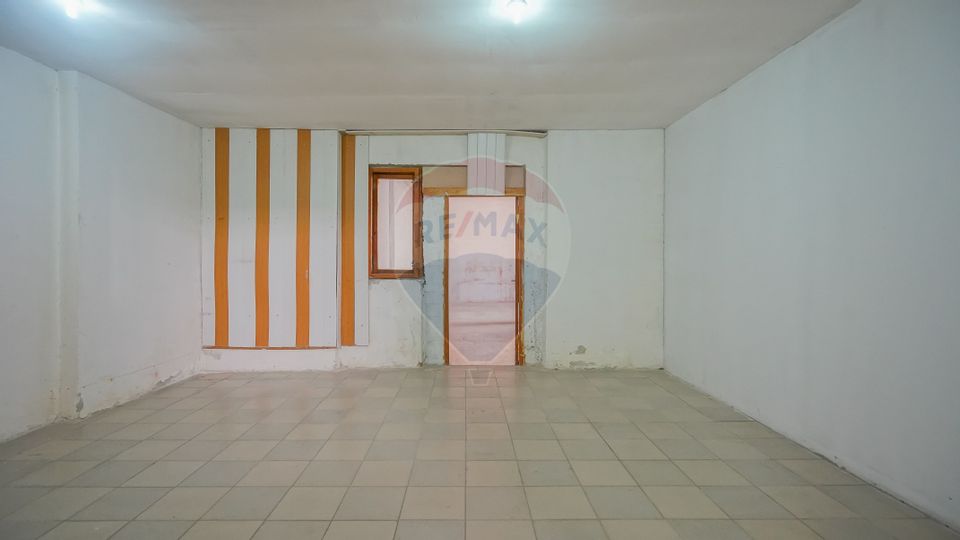 444sq.m Commercial Space for sale, Blumana area