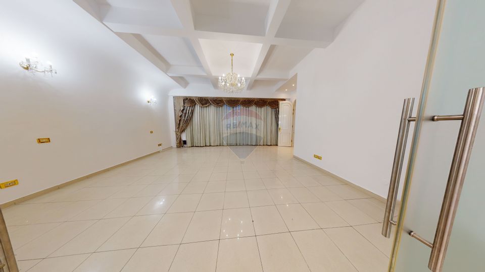 Spatiu deosebit | Destinatie mixta | Locuri parcare | 13 Septembrie