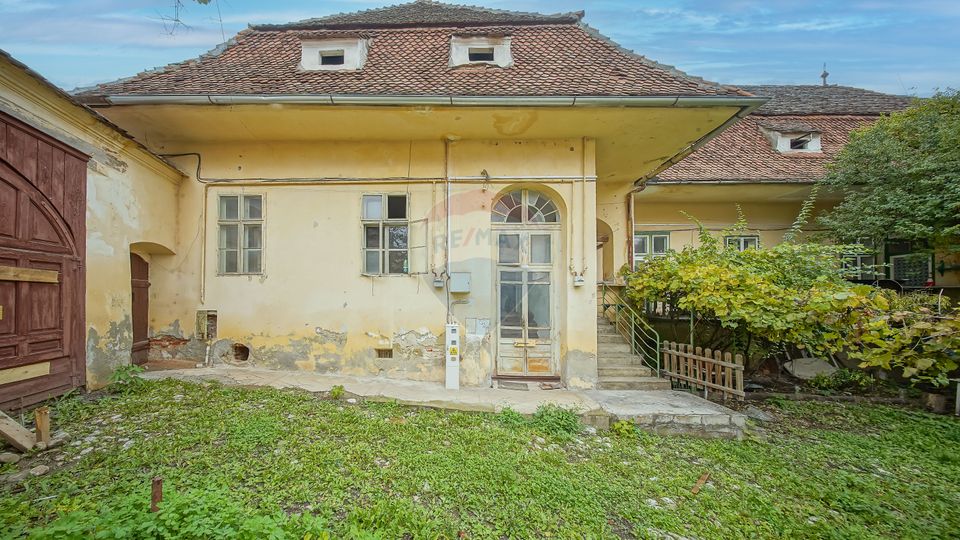 Casă singură în curte, de închiriat, Schei!