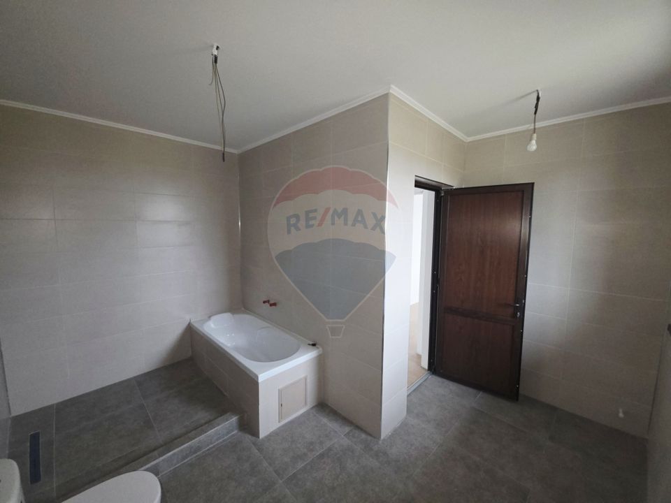 4 room House / Villa for sale