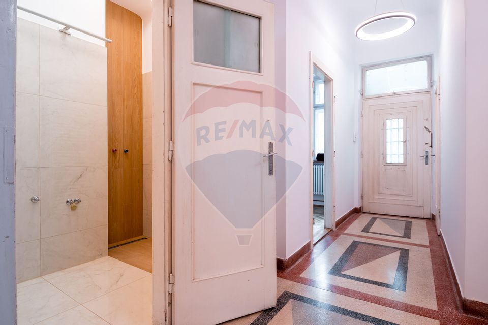 Vanzare  apartament de 2 camere in cladire interbelica, ultracentral