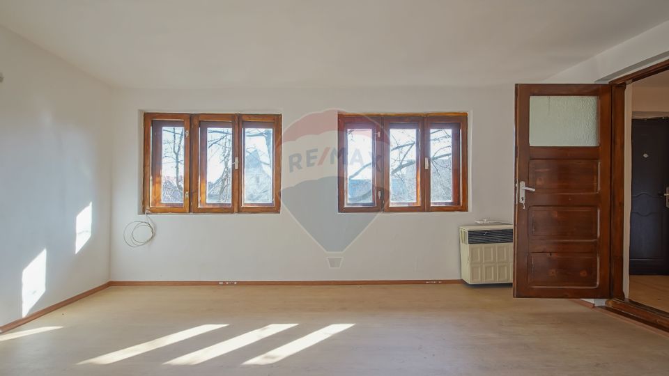 Casă cu 5 camere de vânzare Sacele cartier Satulung
