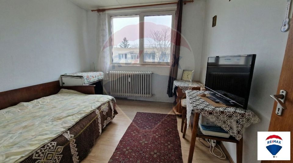 Apartament cu 4 camere de vânzare în zona Ozana
