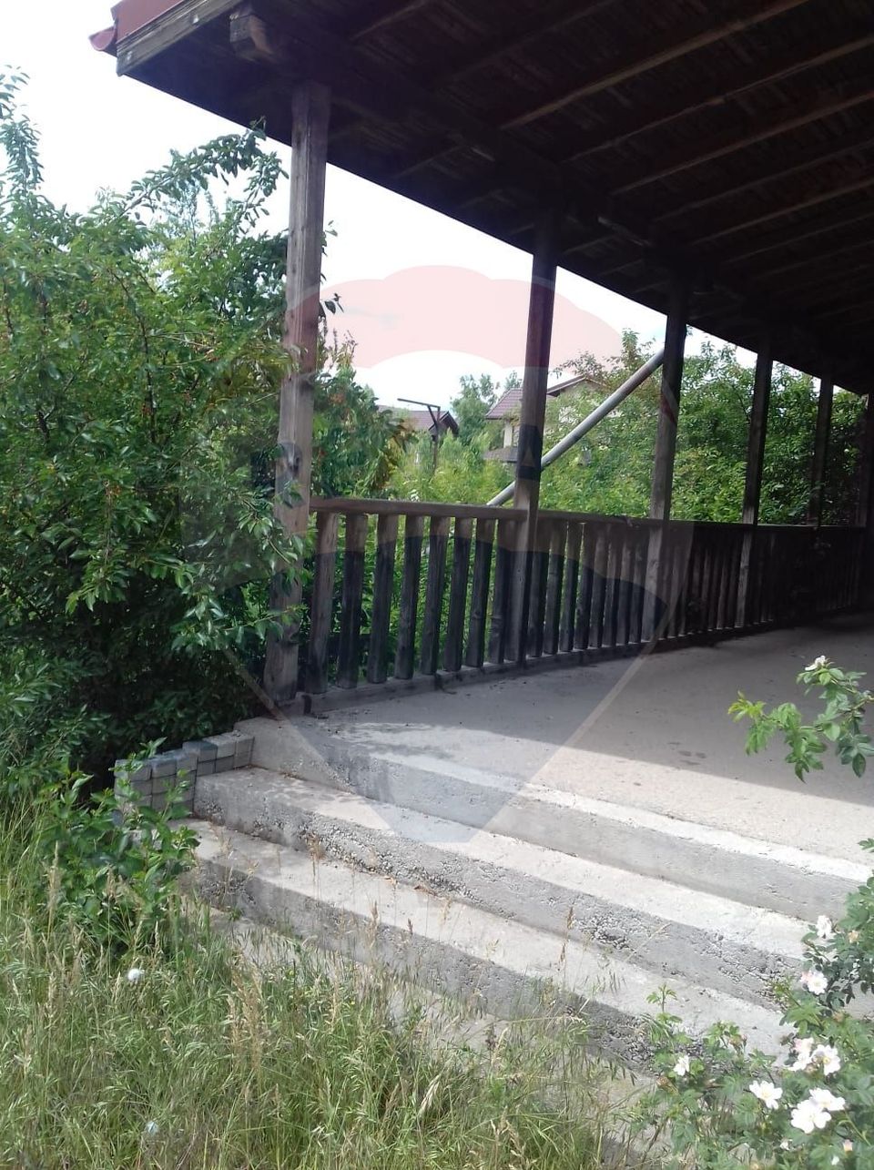 de vanzare Casă / Vilă cu 5 camere, la rosu