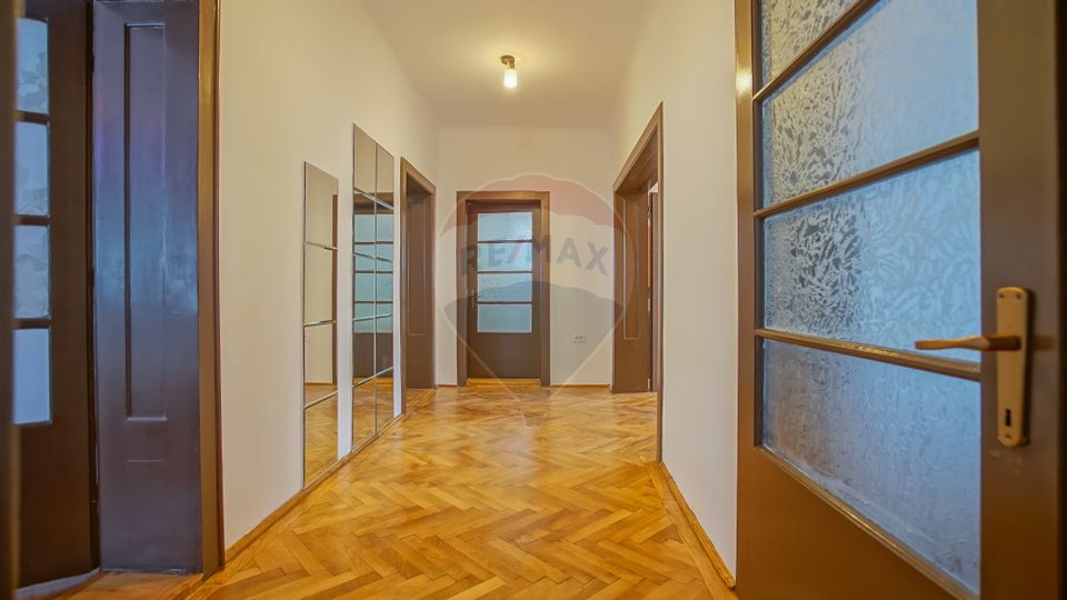 Apartament cu 3 camere în casă cu grădină Drumul Poienii