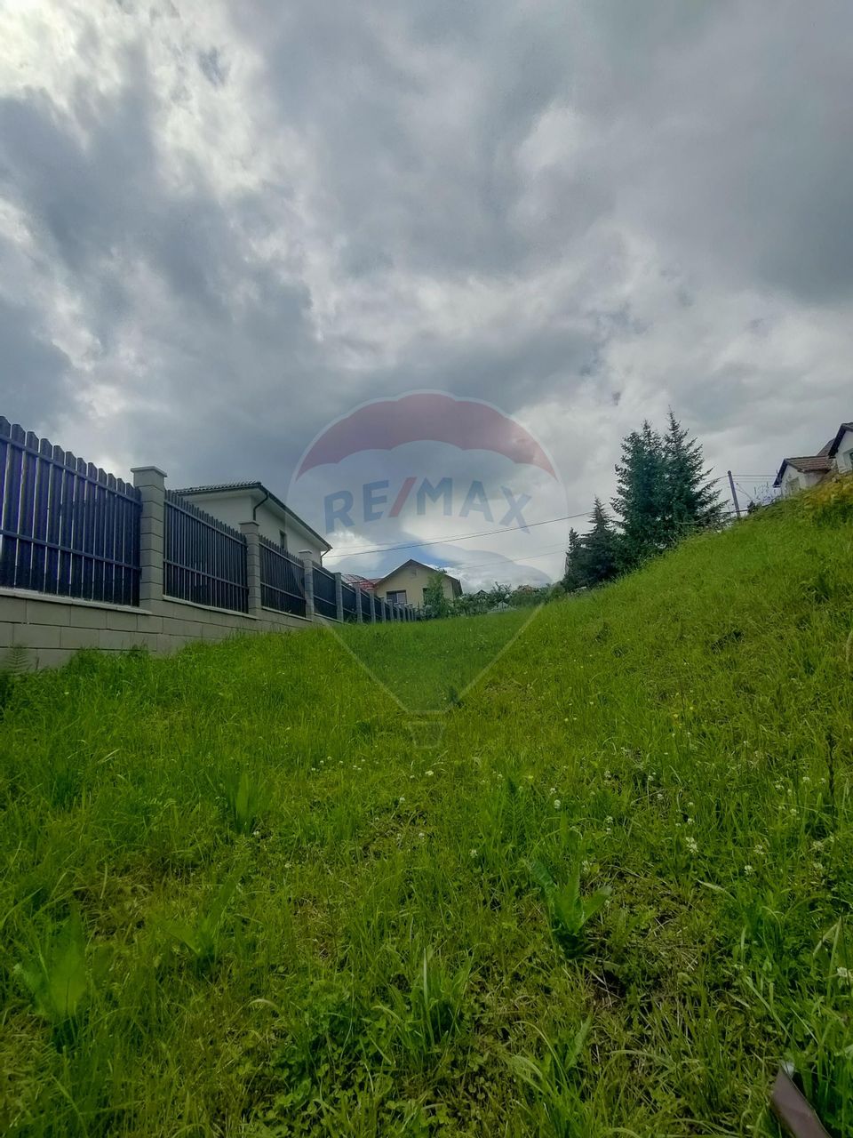 Teren intravilan de vanzare