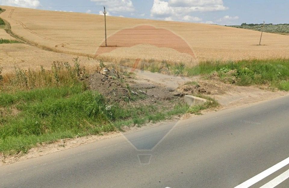 Land 22,400sqm Tutova / DN E581