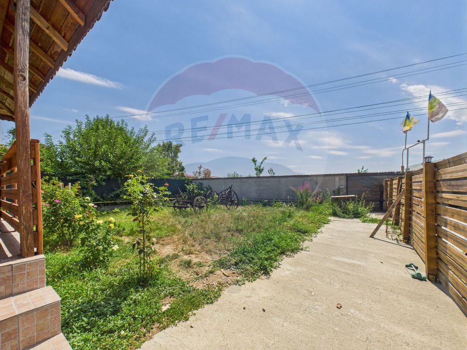 Hala, teren 5000 mp si casa in Potlogi- 38 km pana in Bucuresti