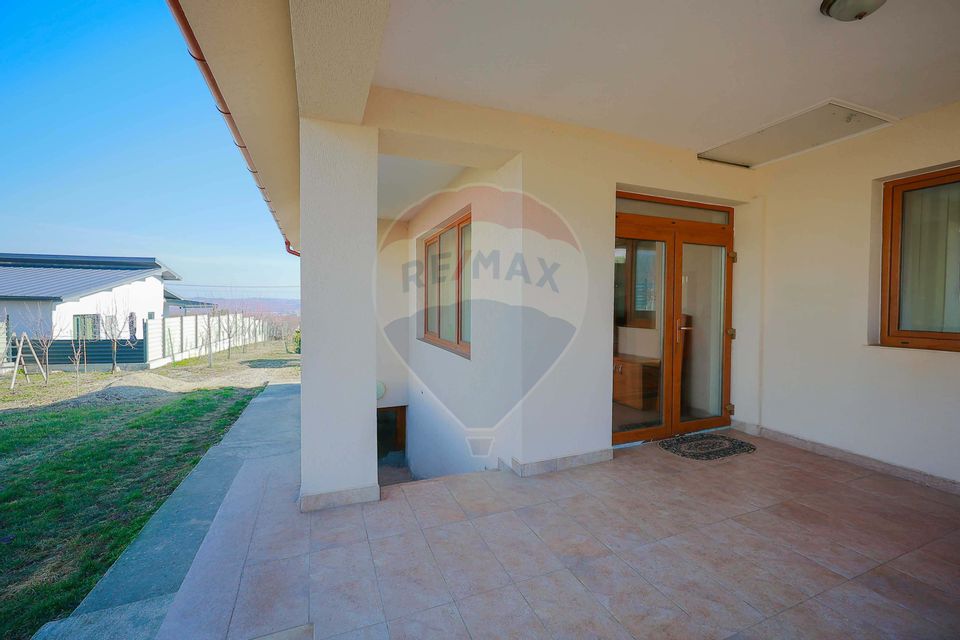 5 room House / Villa for sale
