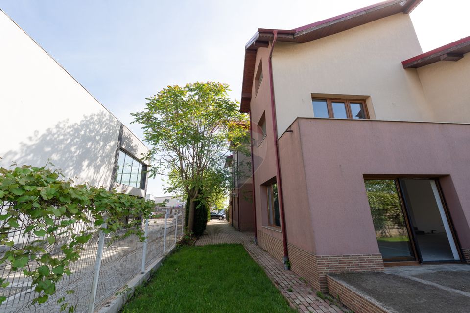 House for sale white 7 rooms 411sqm land com Berceni Bd 1 Mai