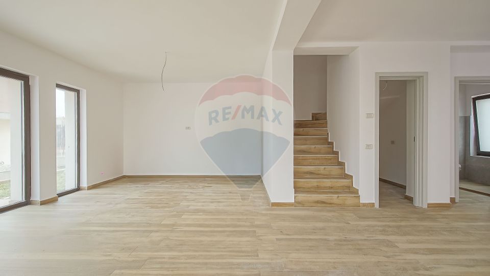 4 room House / Villa for sale, Baciu area