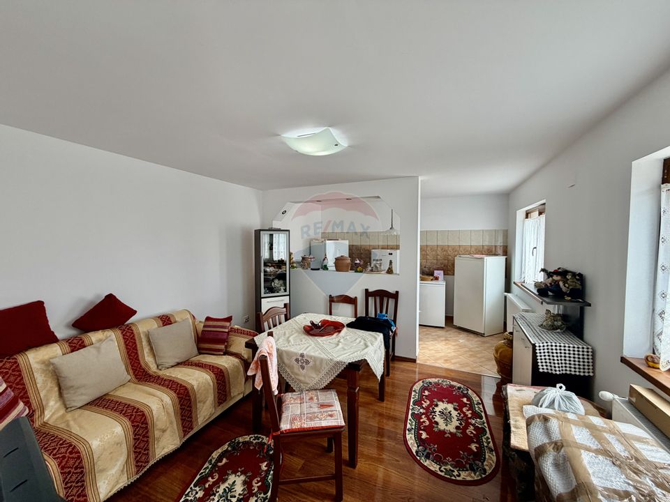 Casă / Vilă cu 4 camere de vânzare