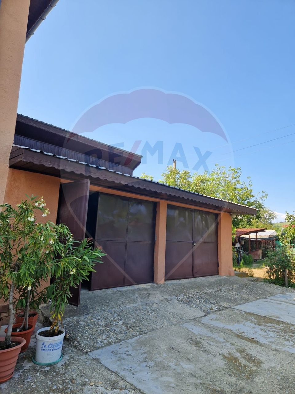 Casă / Vilă cu 11 camere de vânzare