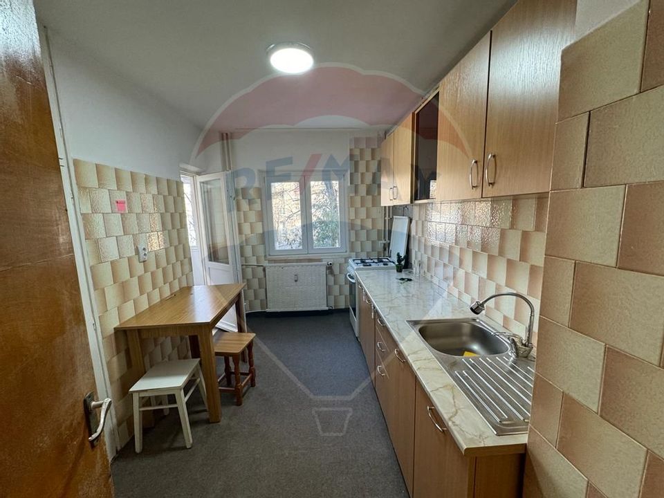 Apartament cu 3 camere de vânzare în zona Brancoveanu