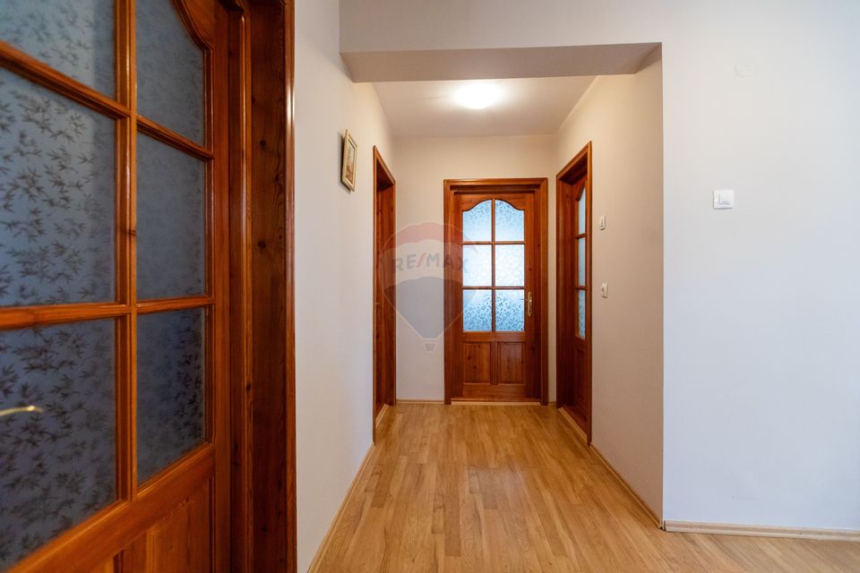 5 room House / Villa for sale