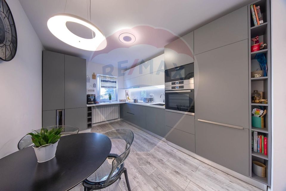 Apartament decomandat, mobilat si utilat lux,  Racadau!