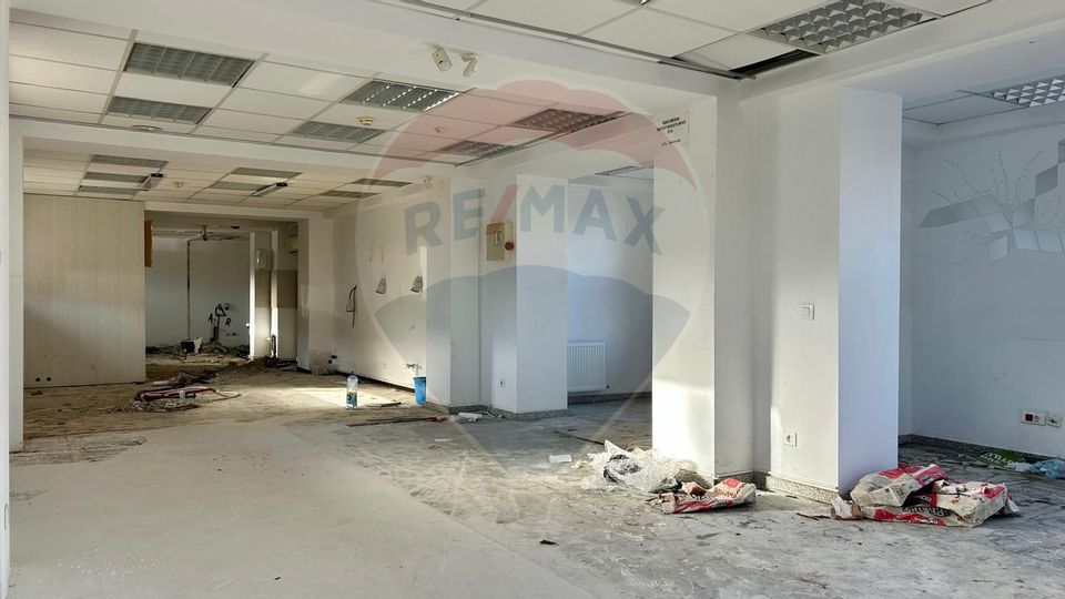 Spațiu comercial de închiriat Năvodari zona centrala Primărie