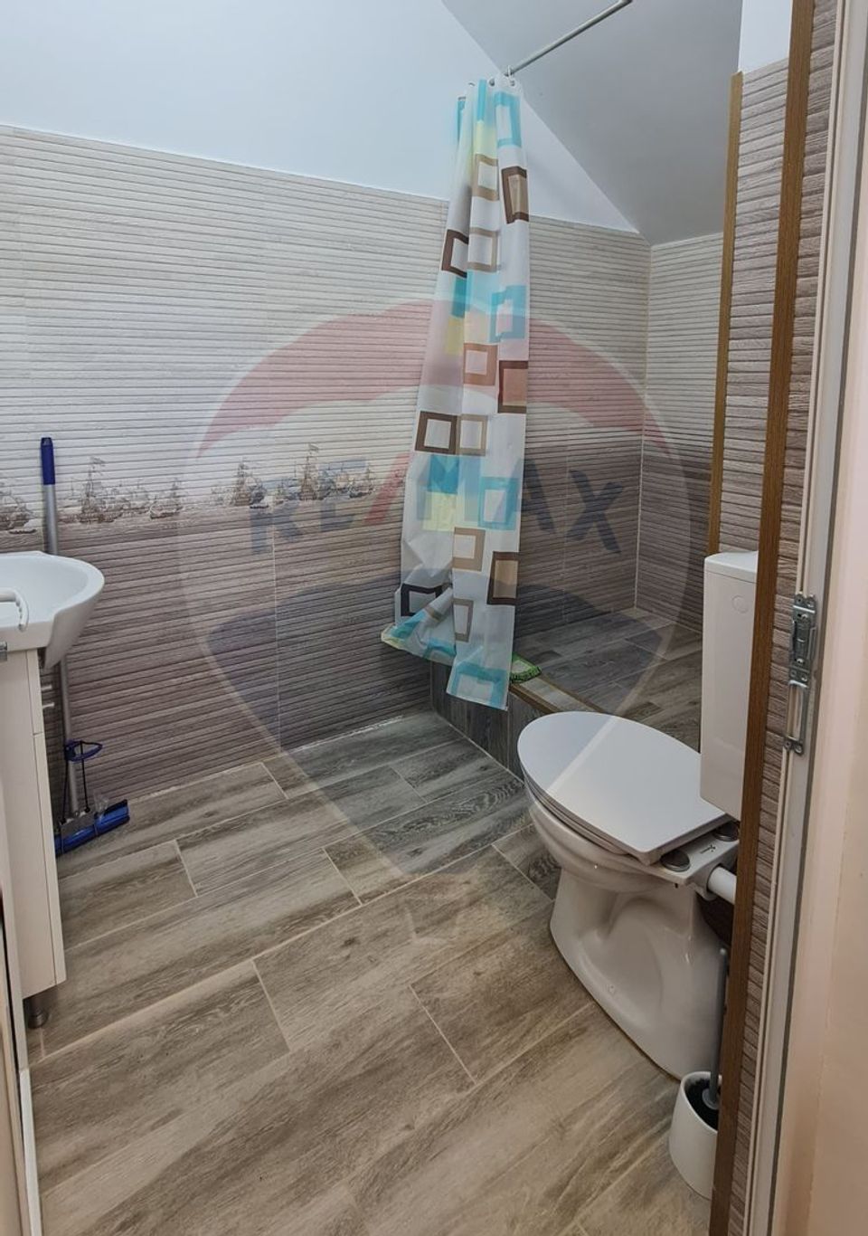 Apartament cu 2 camere decomandat de vânzare Centru