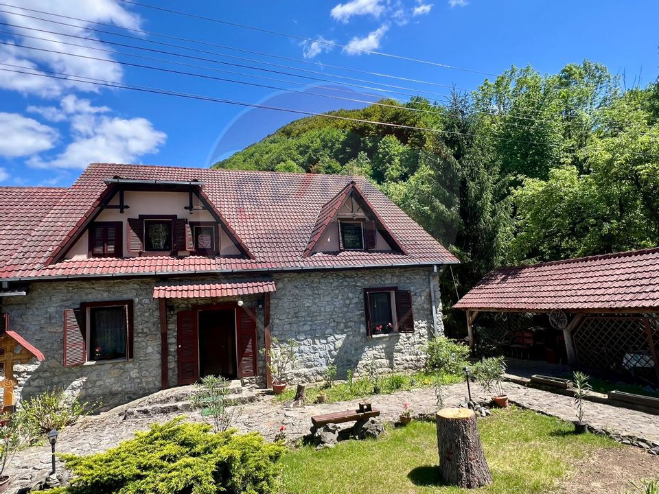 13 room Hotel / Pension for sale