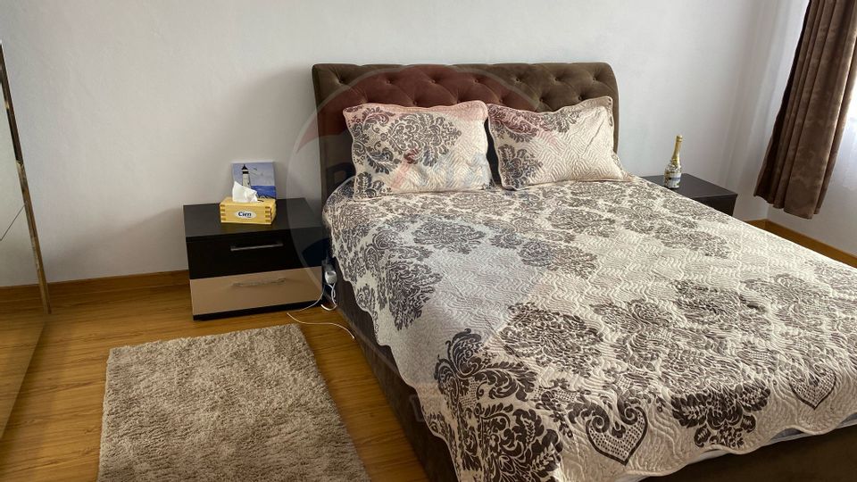 Apartament cu 3 camere de vânzare