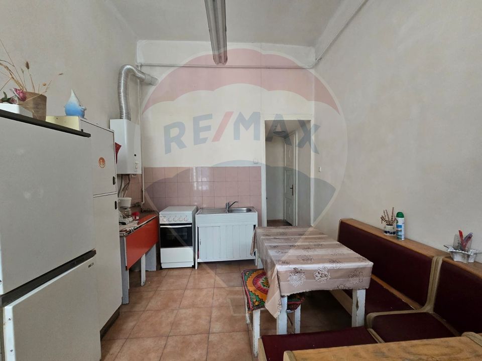 de vanzare Apartament 2 camere în clădire istorică cu lift, Str. Horea