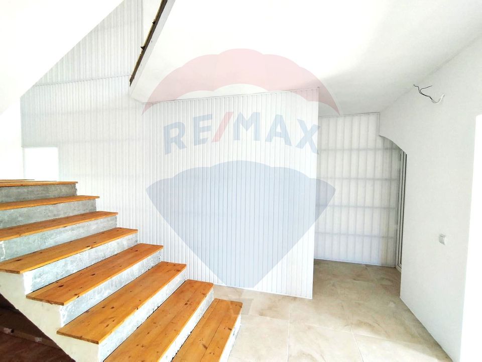 5 room House / Villa for sale