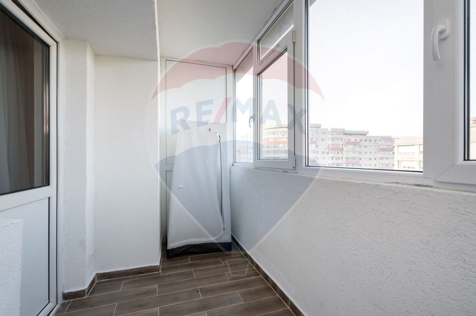 Apartament cu 3 camere de vânzare în zona 1 Mai