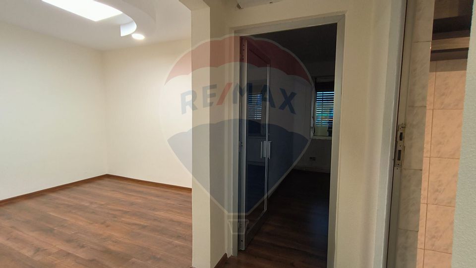 58.87sq.m Commercial Space for rent, Central area