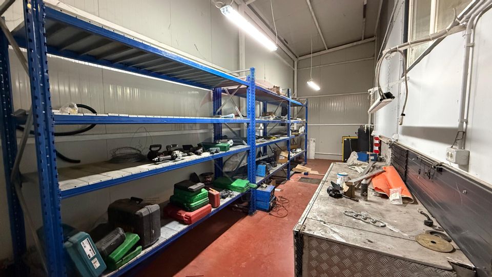 Service camioane și auto Șoseaua Surăii hală 400 mp