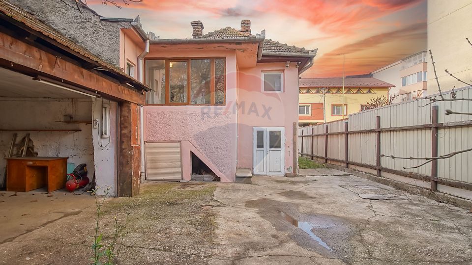 COMISION 0 Casă cu potențial excelent, teren 446 mp, Strada Fanionului