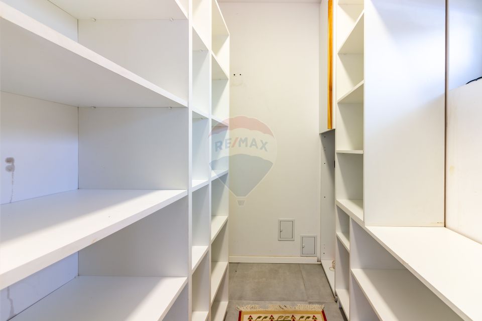 House / Villa with 5 rooms for sale, Laguna Albastra, str. Farms