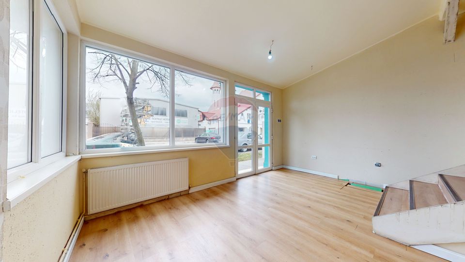 84sq.m Commercial Space for rent, Bartolomeu area