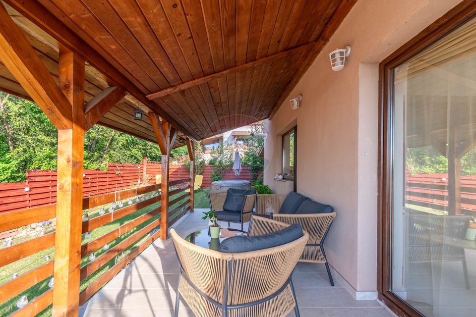 4 room House / Villa for sale