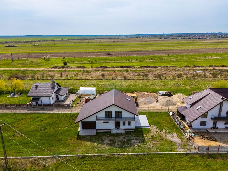 4 room House / Villa for sale