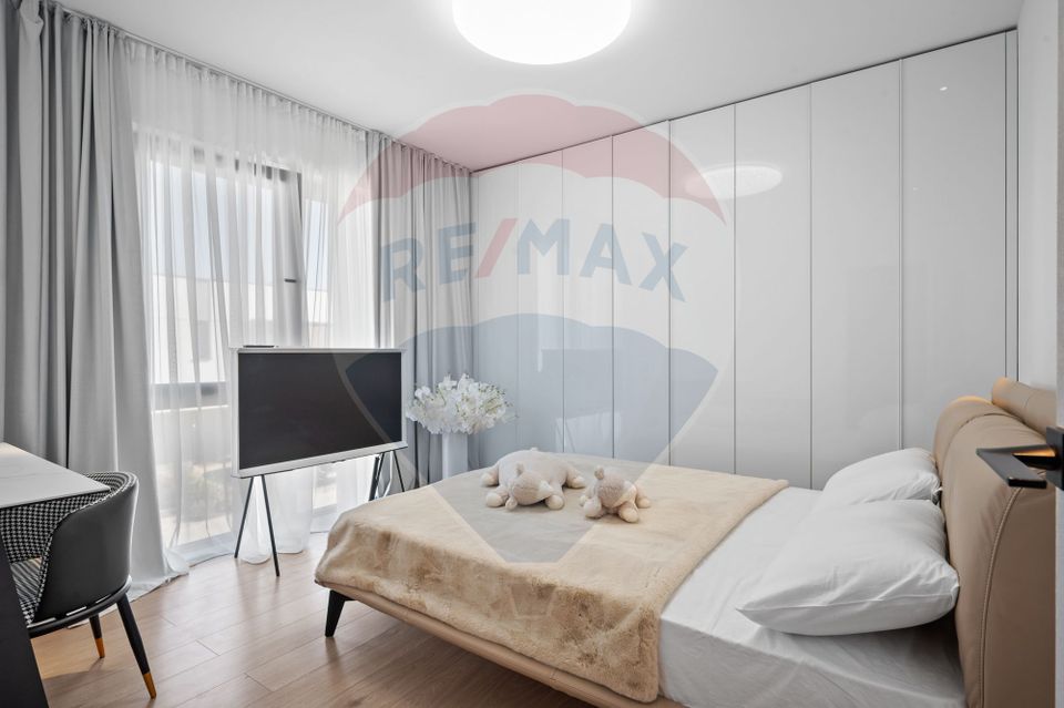 Bright, furnished and equipped villa Corbeanca / pool complex