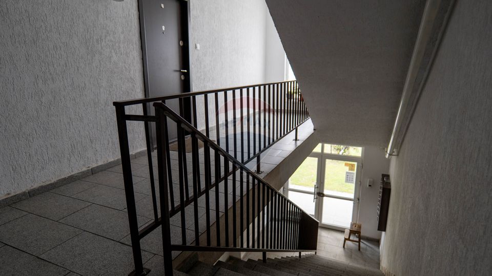 Vanzare apartament 2 camere - etaj 1, cu terasa si parcare - Măgurele