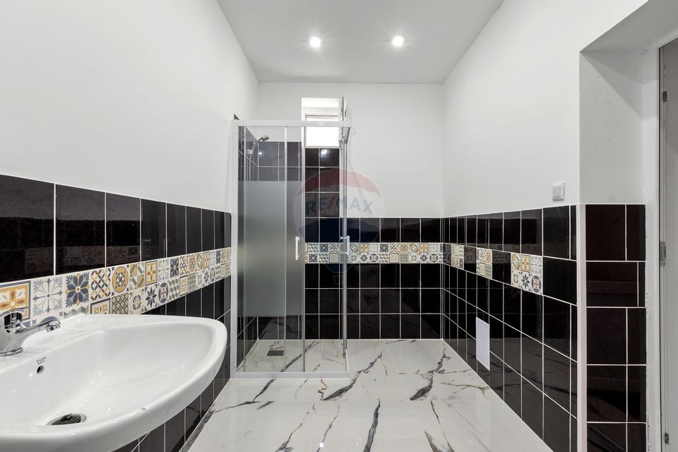 Casă renovată recent, zona centrală Pecica