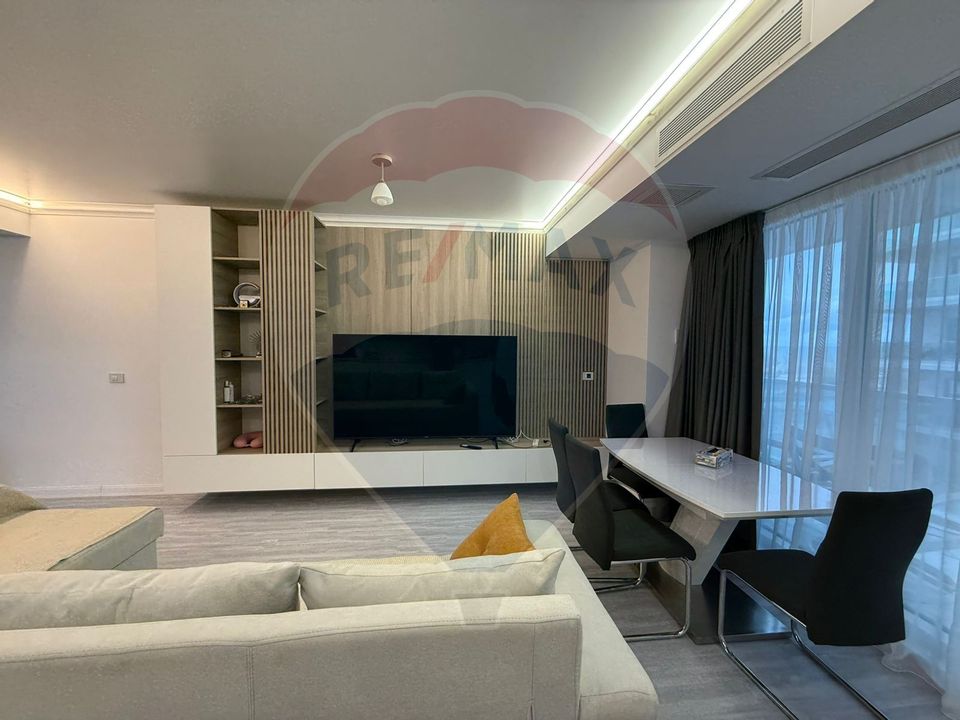 Apartament+loc de parcare in prima linie la mare White Titanic