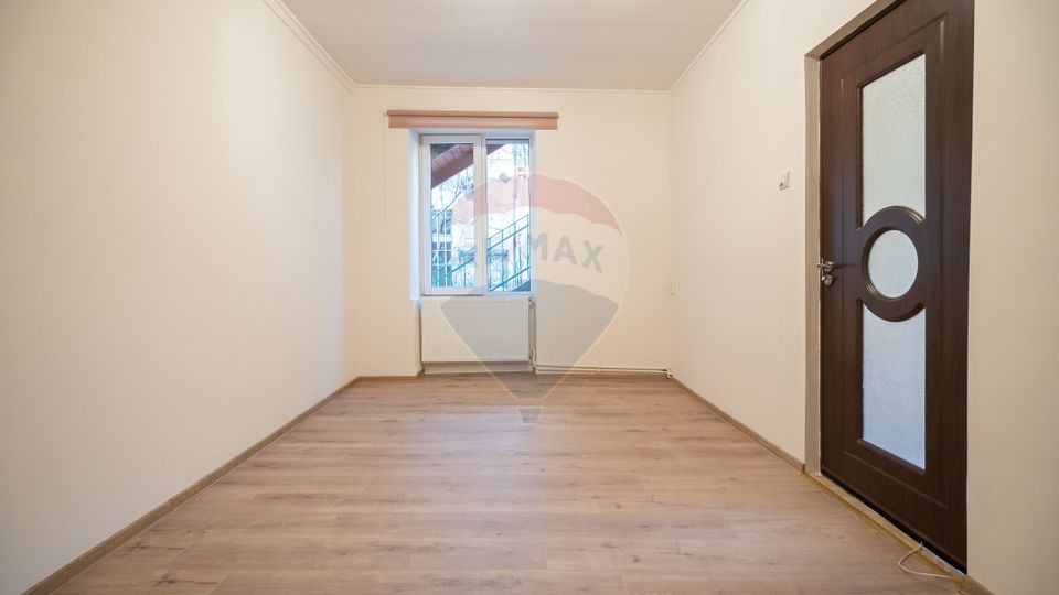 REZERVAT! Apartament cu o cameră de vânzare langă Biserica Neagră.