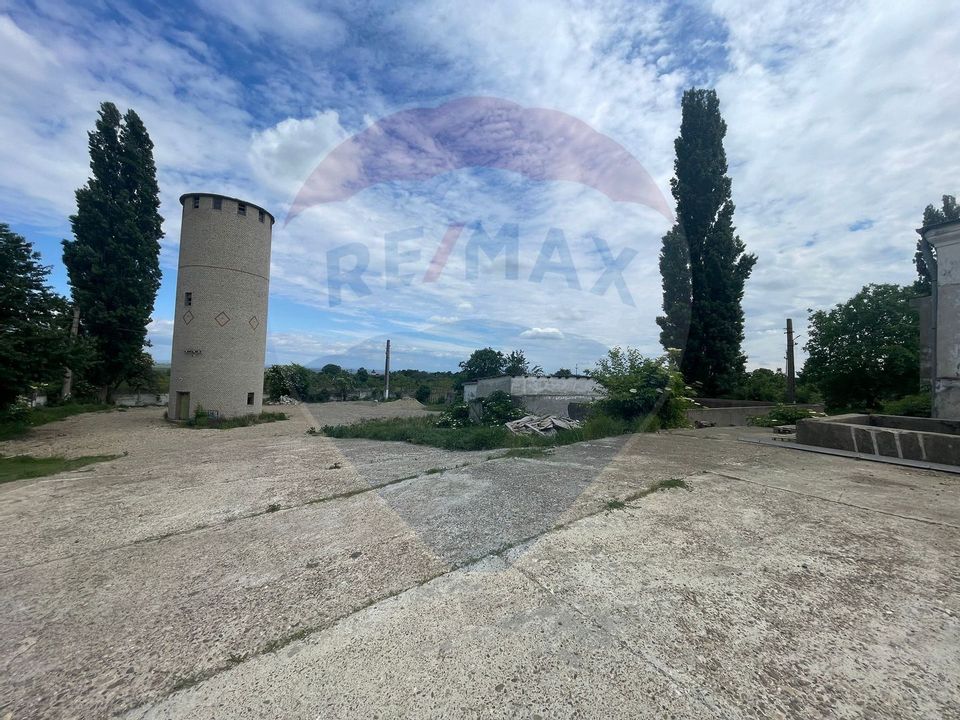 Spațiu industrial de 1,252mp de vânzare